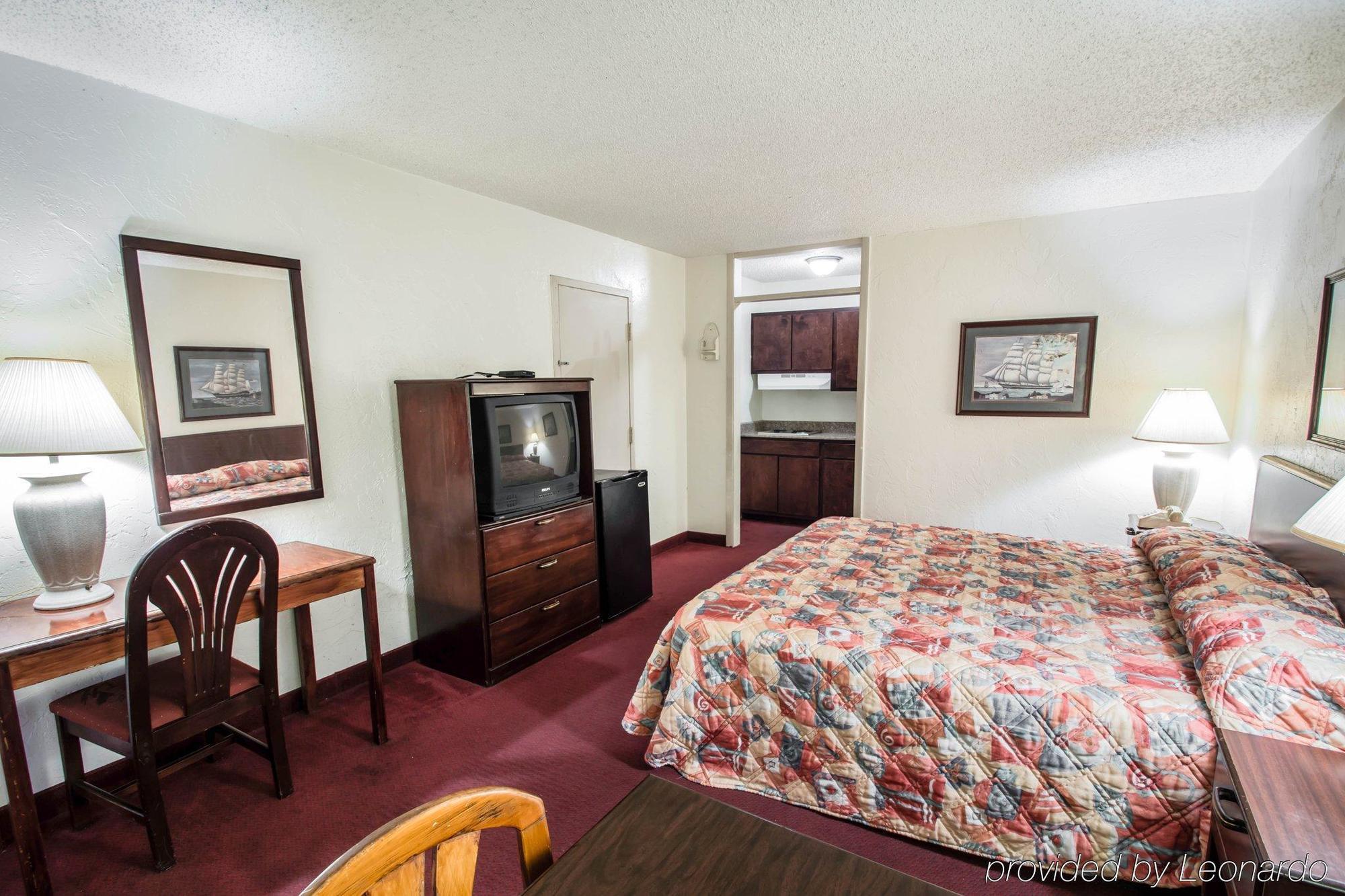Rodeway Inn & Conference Center أورانج بارك المظهر الخارجي الصورة