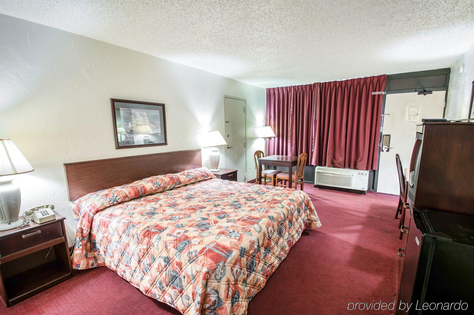 Rodeway Inn & Conference Center أورانج بارك المظهر الخارجي الصورة