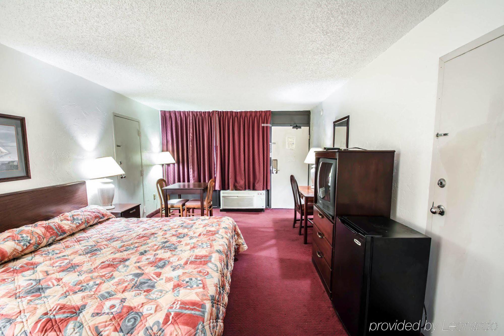 Rodeway Inn & Conference Center أورانج بارك المظهر الخارجي الصورة