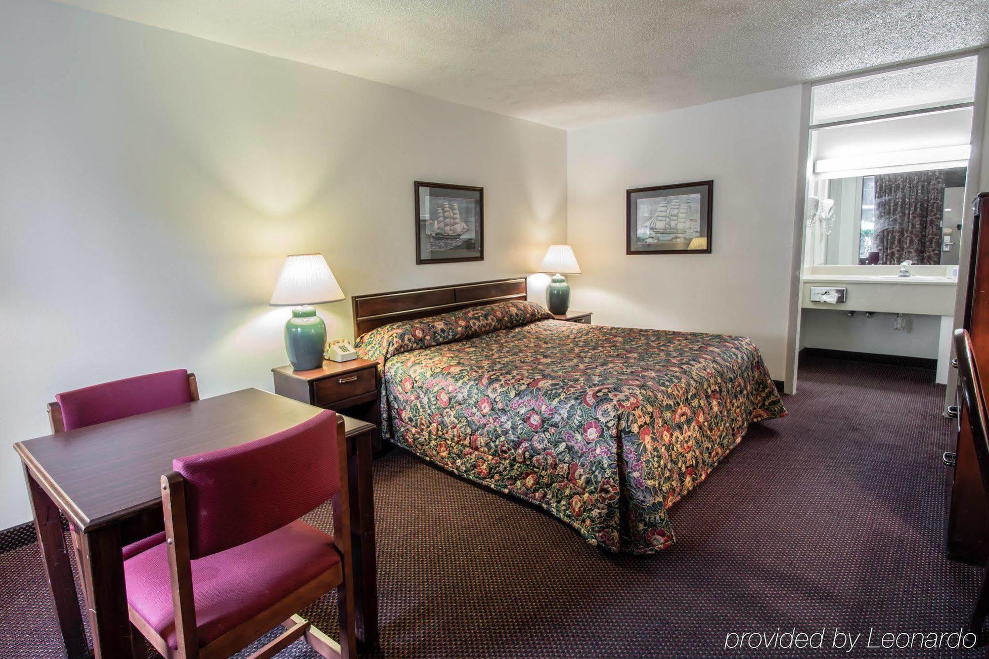 Rodeway Inn & Conference Center أورانج بارك المظهر الخارجي الصورة