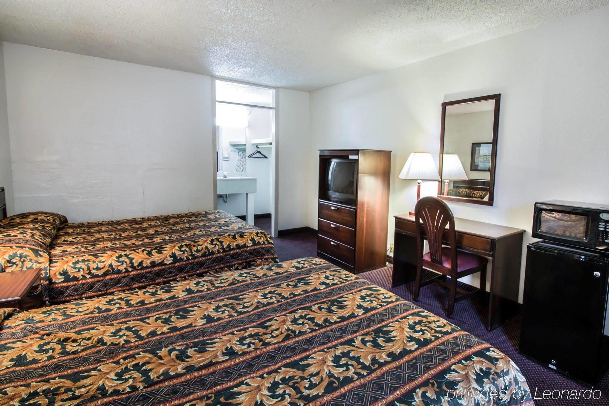 Rodeway Inn & Conference Center أورانج بارك المظهر الخارجي الصورة