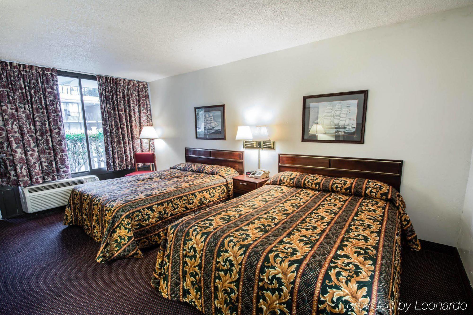 Rodeway Inn & Conference Center أورانج بارك المظهر الخارجي الصورة