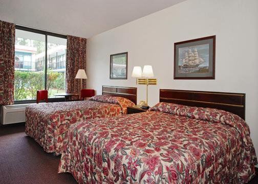 Rodeway Inn & Conference Center أورانج بارك الغرفة الصورة